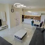 El-em Apartments-в-301 Apartman *