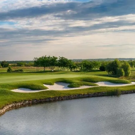 El-em Apartments-в-301